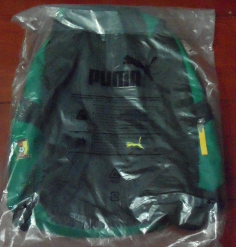 กระเป๋าแบ็คแพ็ค ฟุตบอล ทีมชาติแคเมอรูน - WORLD CUP 2010 ใหม่ / CAMEROON National Football Team Backpack - WORLD CUP 2010 NEW