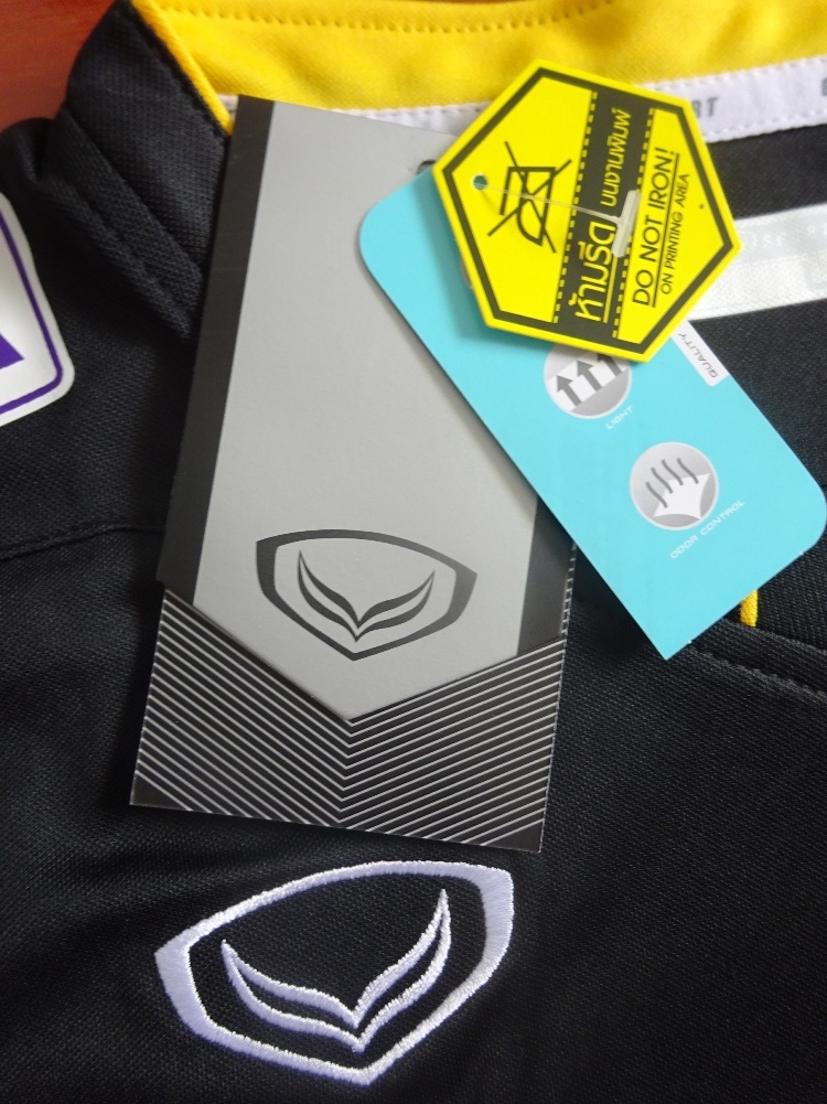เสื้อวอลเลย์บอล ทีมชาติไทย ชุดที่ 2 ชุดลุยศึก FIVB เวิลด์กรังด์ปรีซ์ 2015 (เสื้อผู้หญิง) ใหม่ L-Size / THAILAND Volleyball Shirt Second Kit FIVB World Grand Prix 2015 (Female) Jersey NEW L-Size