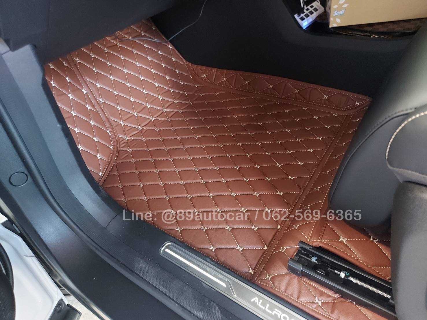 พรมปูพื้นรถยนต์ Omoda Jaecoo6 EV ปูพรม6D สีน้ำตาลเข้ม เต็มคัน