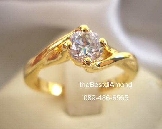 BR429+++แหวนเพชรเม็ดเดี่ยวขนาดกลาง ก้านไขว้+++เรียบ หรูหรา ดูดีมีระดับ ใส่ติดนิ้วได้เลย เพชรตรงกลางขนาด 40 สต(4.8 mm)เพชรวิ๊งๆเลยค่ะ