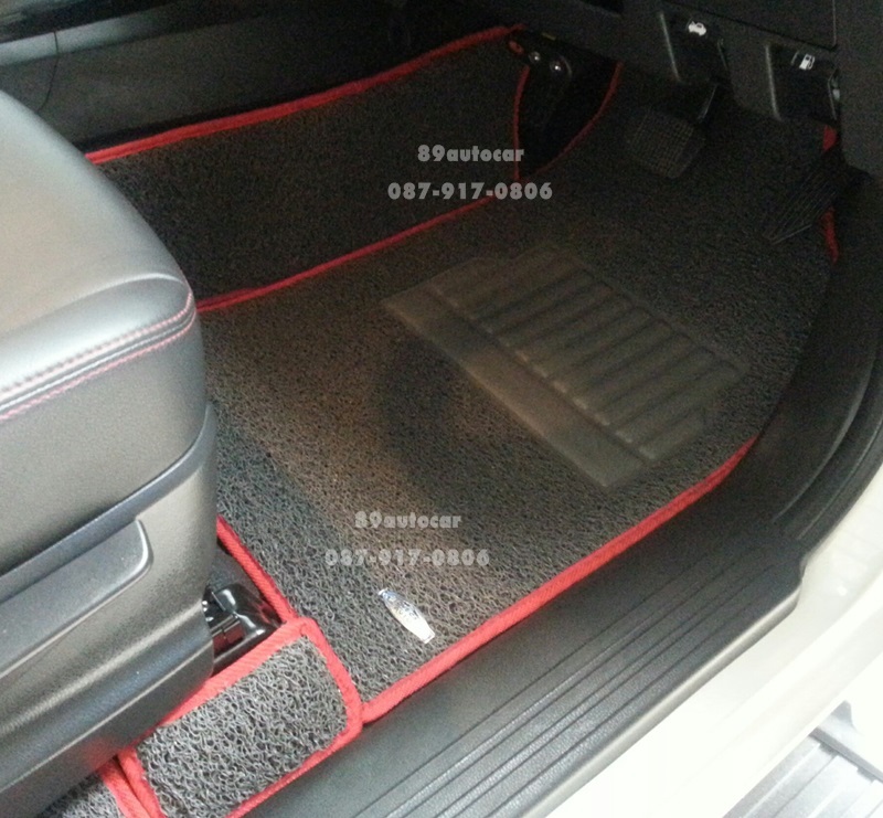 พรมไวนิลปูพื้นรถยนต์ Isuzu D-Max 2012-2017 4 ประตู สีเทาขอบแดง