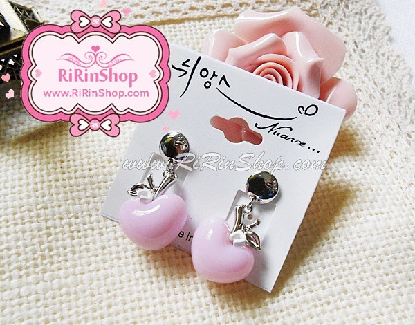 Nuance ต่างหูผลแอปเปิ้ลรูปหัวใจหินสีชมพู ตัวก้านสีเงิน