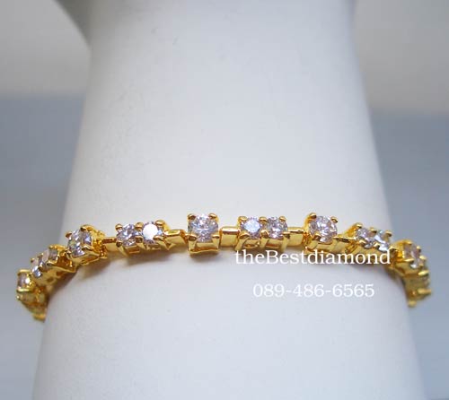 BC016+++สร้อยข้อมือเพชรรอบวงแบบหนามเตย 4 จุด+++เรียบ หรูหรา โชว์เพชรสุดๆๆ ดูดีมีระดับมาก อยู่ได้นานไม่ล้าสมัย งานเรียบร้อยมากๆ เพขรสวยมากๆๆ แบบยอดนิยม