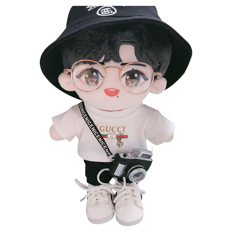 ตุ๊กตาเซียวจ้าน (20 cm.) ชุดเสื้อยืดกุชชี่ แฟชั่นสนามบิน