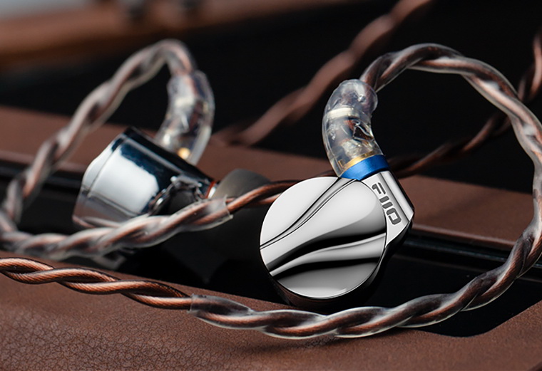 FiiO FD15 หูฟัง IEMs ไดรเวอร์ไดนามิก 13.8 มม.ไดอะแฟรมแมกเนเลียม บอดี้แสตนเลส 316L รองรับ Hi-Res ประกันศูนย์ไทย