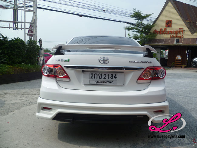 สปอยเลอร์ยก มีไฟเบรก TRD Sportivo V3 : ALTIS 2010-2013