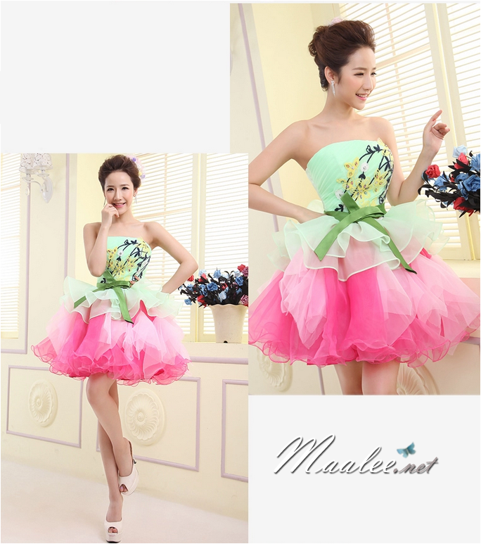 พร้อมเช่า ชุดแฟนซี ชุดราตรีสั้น เกาะอก สีเขียว กระโปรงระบายสีชมพูหวาน อกจับจีบแต่งลายสวย