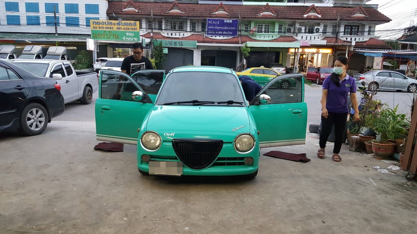 พรมรถยนต์ Daihatsu Opti ปูพรม6D ด้ายเดี่ยว สีน้ำตาลเข้มด้ายทอง