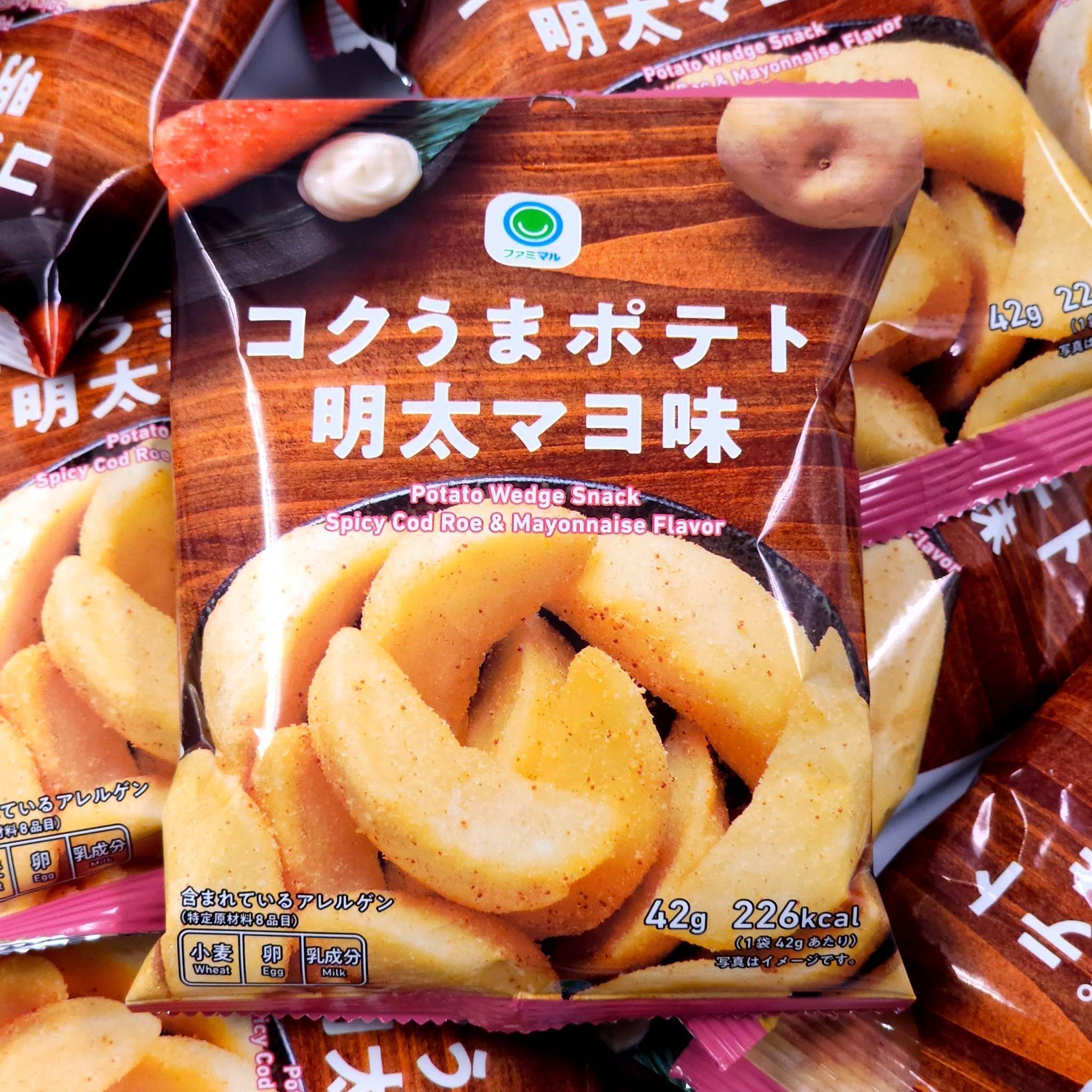 Family Mart Mentaiko Potato Wedge Snack Spicy Cod Roe & Mayonaise Flavor 42g มันฝรั่งใส่กับไข่ปลาเมนไทโกะ