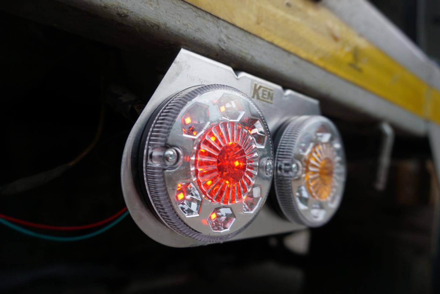 ไฟราวข้างรถบรรทุก LED สแตนเลสแบบกลม