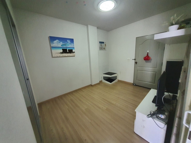 ให้เช่าคอนโด เดอะคิทท์ เฟส 3 ตึก C2 ชั้น 7 ห้อง 28 ตรม.เฟอร์ครบ พร้อมอยู่