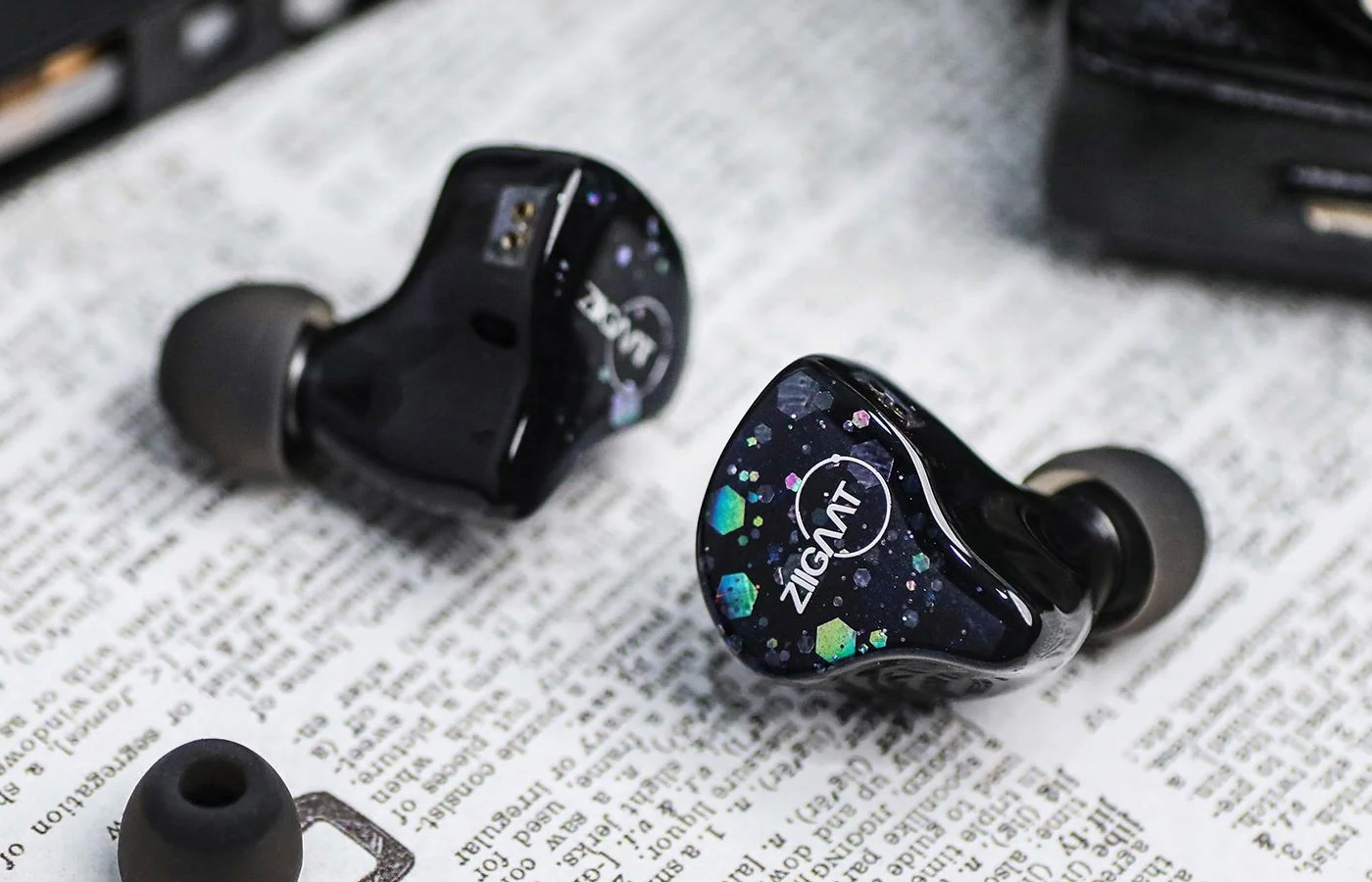 ZiiGaat Cincotres หูฟัง IEMs Hybrid 5 ไดรเวอร์ 2DD+3BA นิยามใหม่ของความเป็นเลิศด้านเสียง ประกันศูนย์ไทย