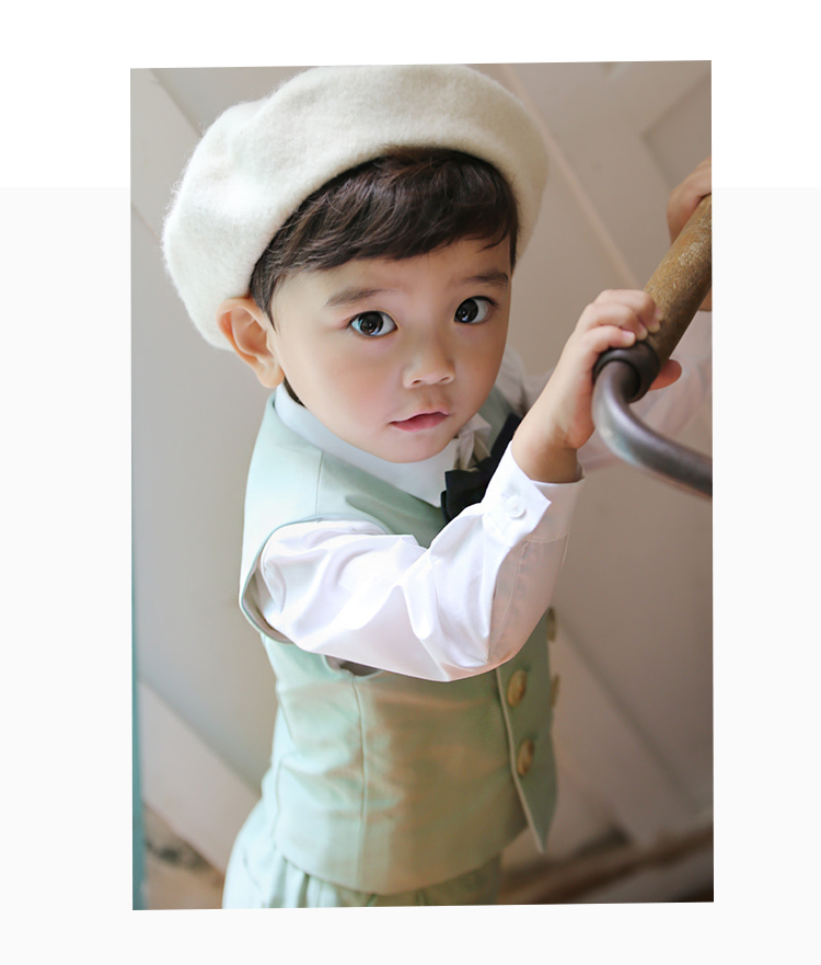 พร้อมเช่า ชุดสูทเด็กชาย สีเขียว กระดุมสองแถว ทอลายในเนื้อผ้า **พร้อมเช่าไซส์ 120, 150**