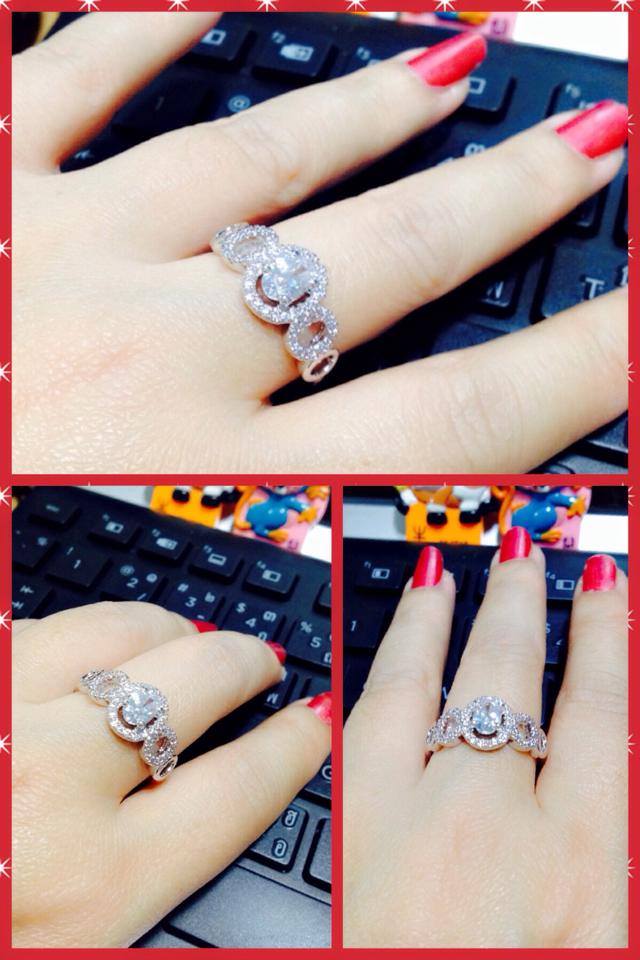 BR224RD+++แหวนเพชรล้อมรูปไข่ สวยมั่กๆๆ ++แบบทันสมัย ดูดี intrend มากๆๆ แบบออกมาจากร้านจิวเวลลี่เลย เพชรสวยวิ๊งๆ ดูไฮโซ สวยสุดๆ รับประกันความเหมือนจริง