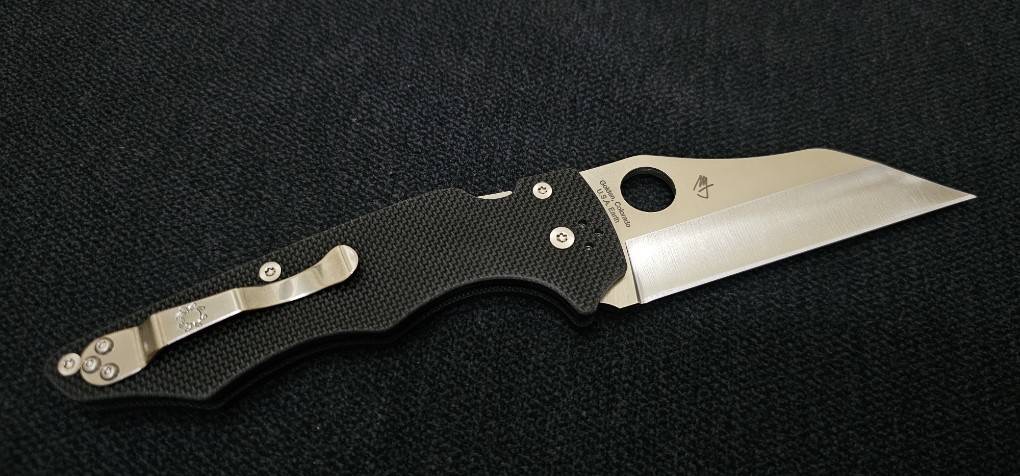 Spyderco YoJumbo Compression Lock Knife Black G-10 (4" Satin S30V)