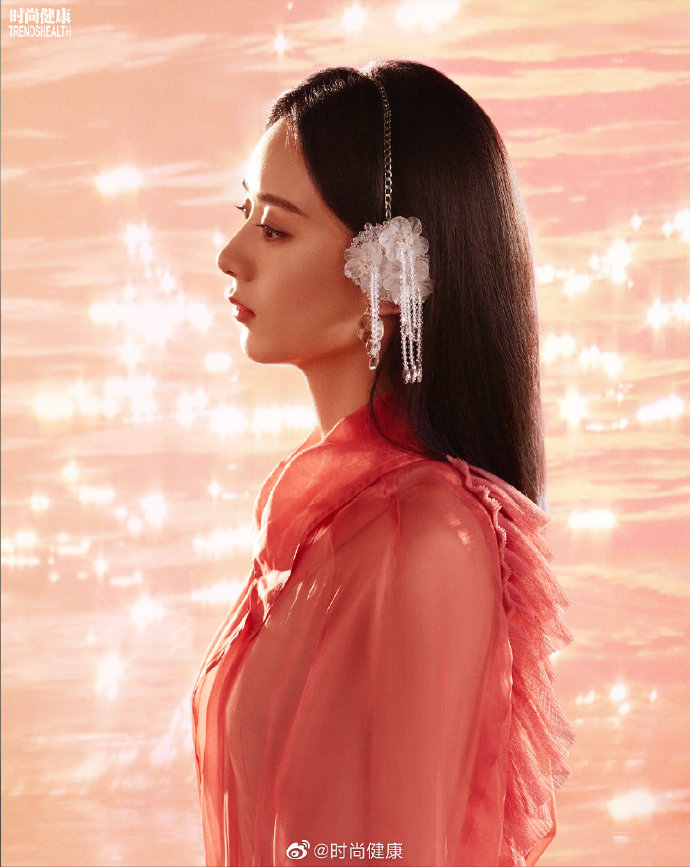 นิตยสาร TRENDSHEALTH 2021 ปก จ้าวลี่อิง (Zhao Liying)