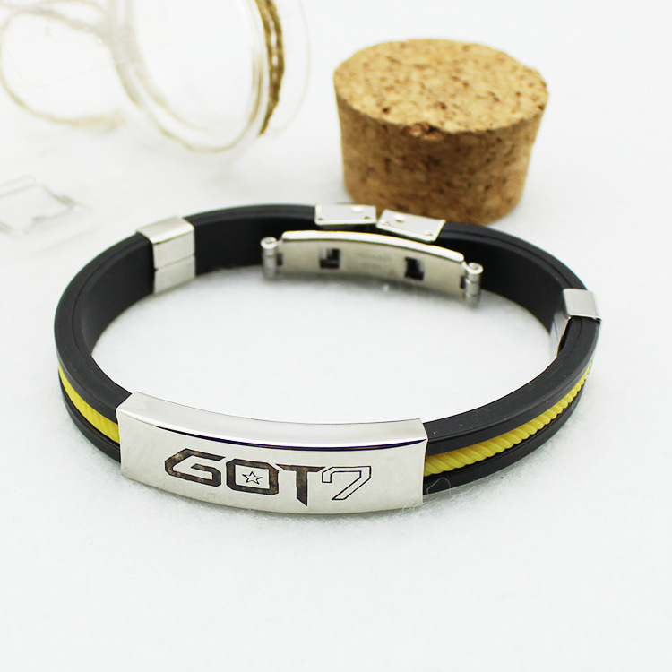 กำไลข้อมือเหล็กสายซิลิโคน GOT7