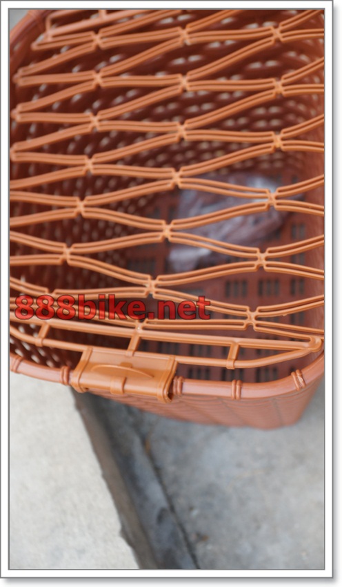 ตะกร้าจักรยาน BAKET04 สไตล์หวายเทียม พร้อมฝาปิด.มีแบบนูน ตะกร้าพลาสติก