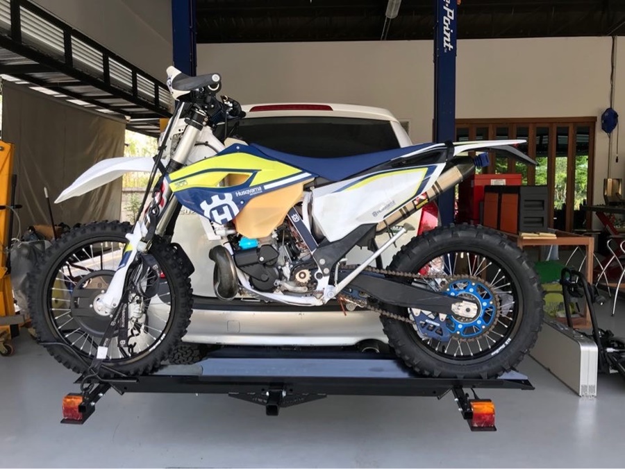 MASTERHOOK Motorcycle Rack, Masterhook Motorcycle Rack model, the rack can hold weight no more than 130-140 kilograms, depending on the vehicle.