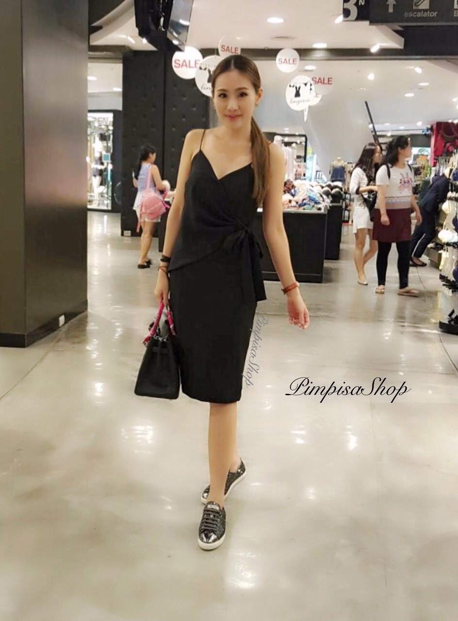 พร้อมส่ง ชุดออกงาน แบบเรียบหรู สีแดง Burgundy ผูกโบว์ข้าง ใส่ได้ทั้งงานเช้า งานเย็น