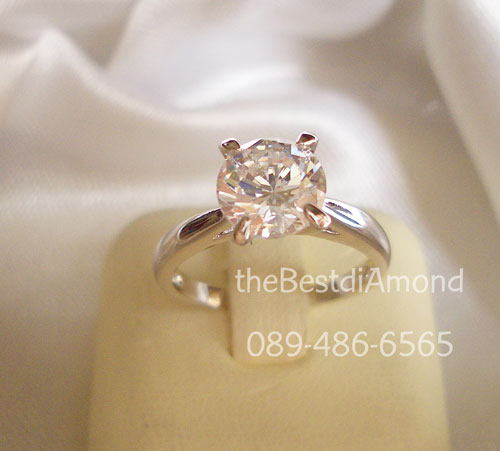 BR958RD+++แหวนเพชรเม็ดเดี่ยวขนาด 80 ตัง++ขนาด และรูปแบบยอดนิยม ยกชูขึ้น ดูทันสมัย เหมือนของจริงม๊าก เพชรวิบๆปิ๊งๆใส่แทนแหวนแต่งงานสบายๆ ไม่มีล้าสมัย