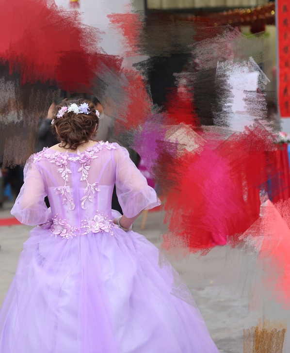 พร้อมเช่า ชุดแฟนซียาว แบบแขนยาว จั๊มปลายแขนน่ารักมาก เนื้อผ้าเป็นตาข่ายแบบซีทรู แต่งดอกและลูกปัด สีม่วง (ซิปหลัง)