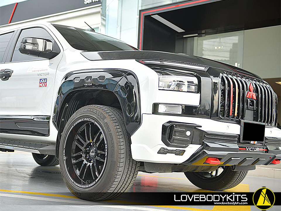 ชุดแต่ง VICTOR :TRITON 2023 ตัวสูง