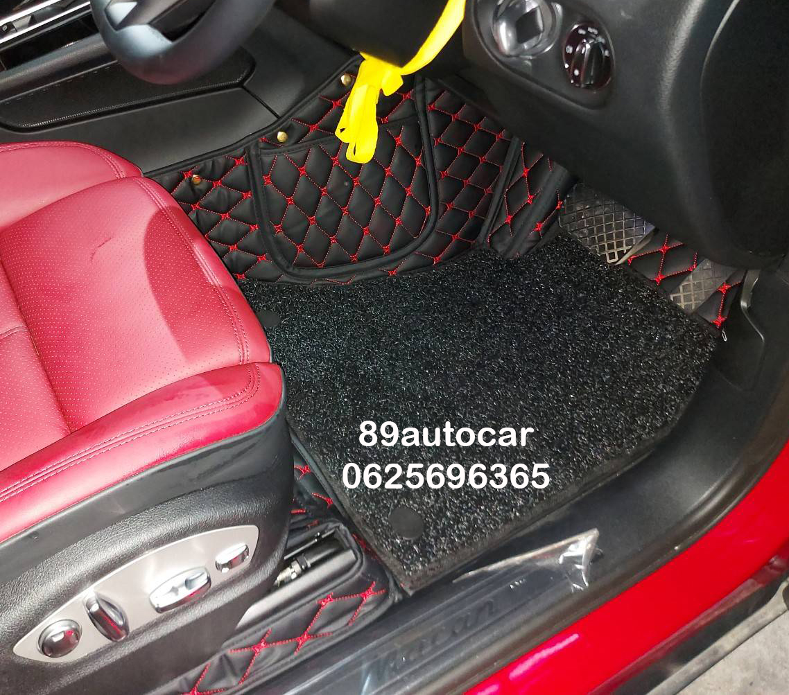 พรมรถยนต์ Porsche Macan 2022 สีดำด้ายแดง + พรมไวนิลดักฝุ่นสีดำ เข้ารูป