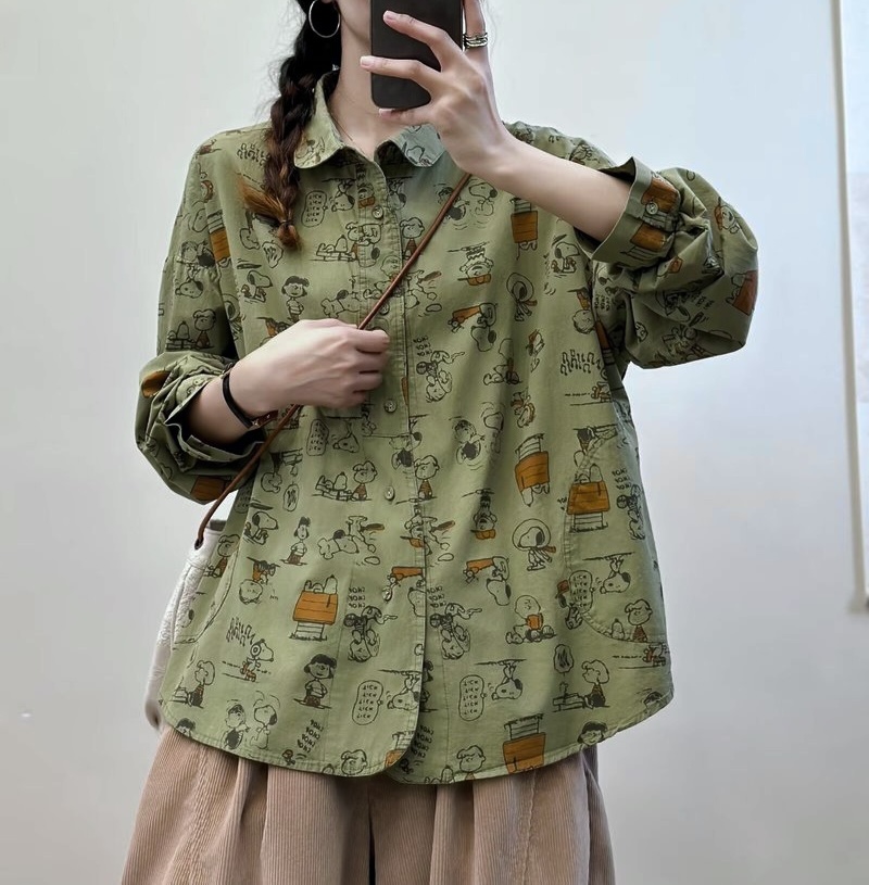 เสื้อเชิ้ตโอเวอร์ไซส์ลายsnoopy แต่งกระเป๋าข้าง