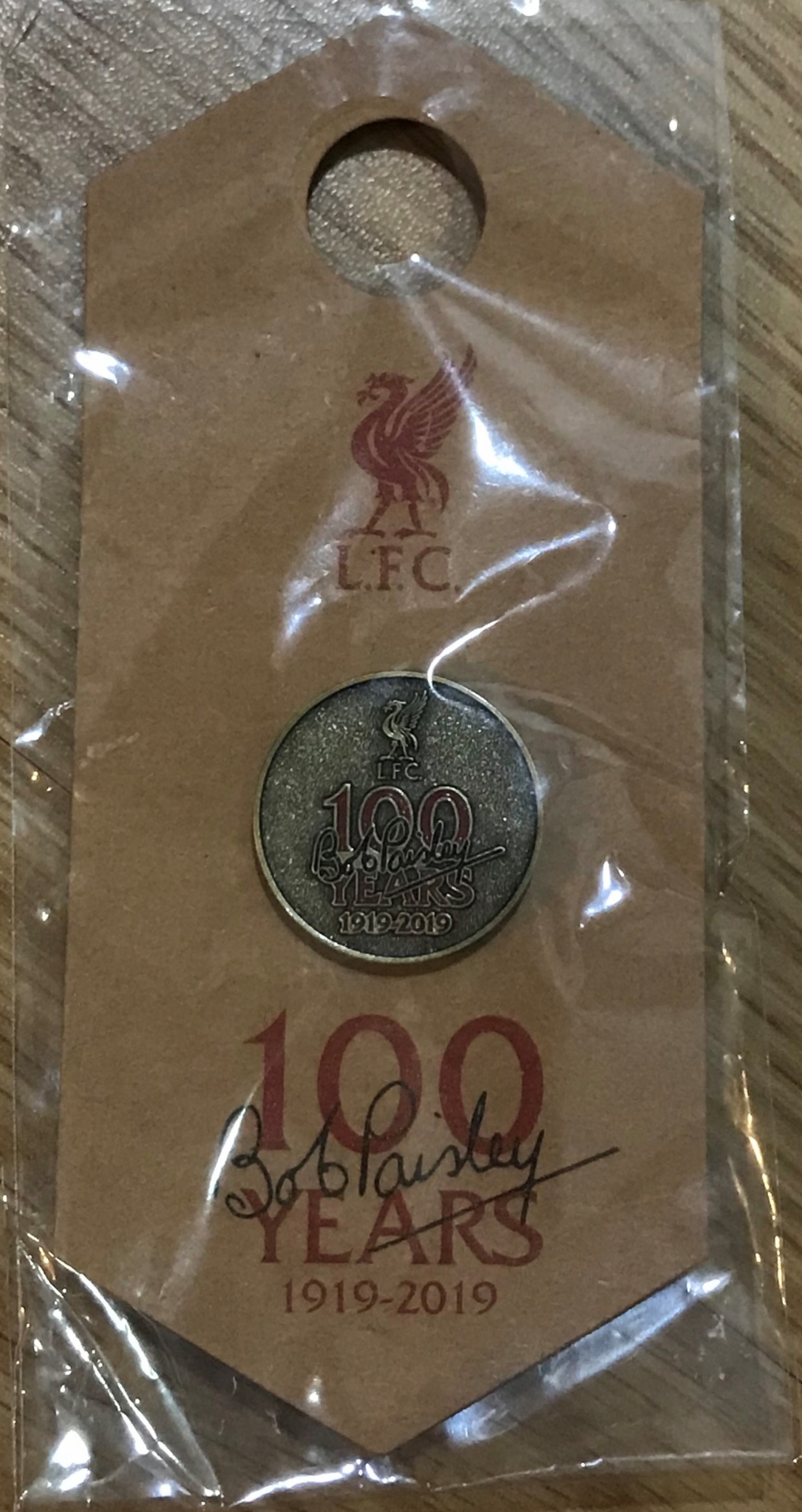 เข็มกลัด ฟุตบอล สโมสรลิเวอร์พูล - บ็อบ เพสลี่ย์ 100 ปี 1919-2019 ใหม่ / LIVERPOOL Football Club Pin - BOB PAISLEY 100 YEARS 1919-2019 NEW