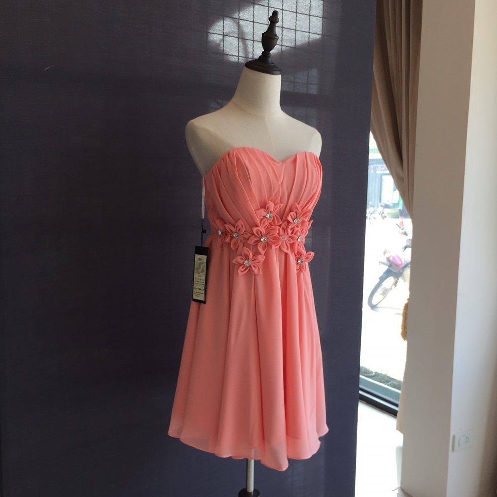 พร้อมส่ง ชุดราตรีสั้น เดรสสั้น แต่งดอกเพิ่มคริสตัล สีโอโรส