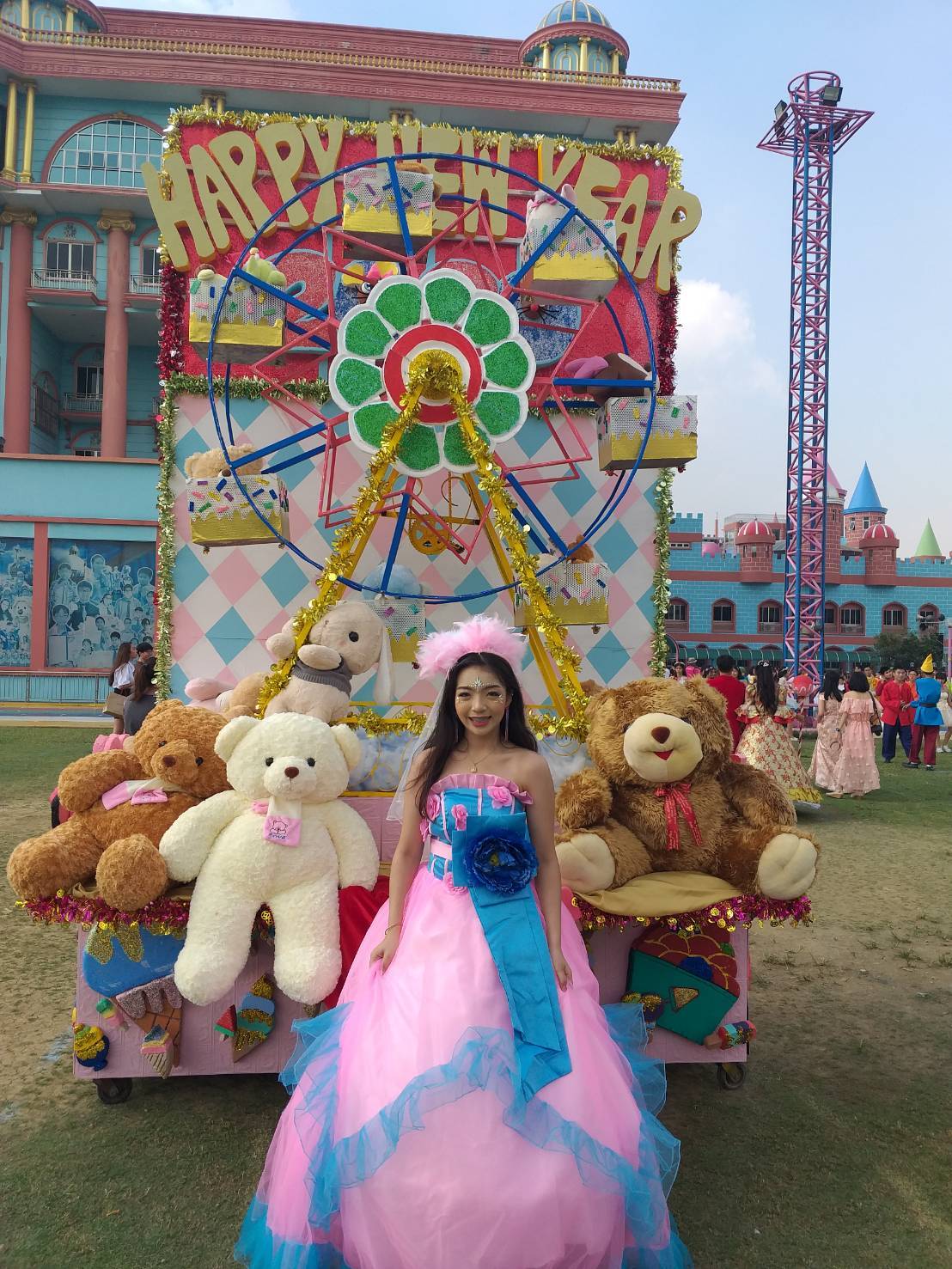 พร้อมเช่า ชุดแฟนซี ชุดราตรี เกาะอก สีชมพู ฟ้า Pastel สุดหวาน แต่งระบายกระโปรง