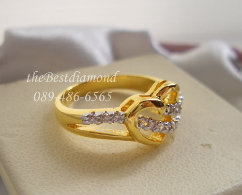 BR707+++แหวนหัวใจ สอดรัก +++แหวนน่ารักๆๆ กรอบเป็นรูปหัวใจ ทำเก๋ ด้วยเส้นเพชร 2 เส้น คล้องเข้าไป งานน่ารัก ดีไซน์สวย ใส่ติดนิ้วได้เลย ไม่เวอร์ แต่ดูดี