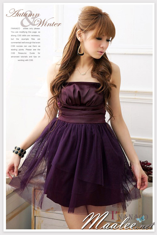 ชุดราตรีสั้น เกาะอก สีม่วง ช่วงอกเป็นผ้าซาตินจับจีบ แต่งชายกระโปรงไล่ระดับ