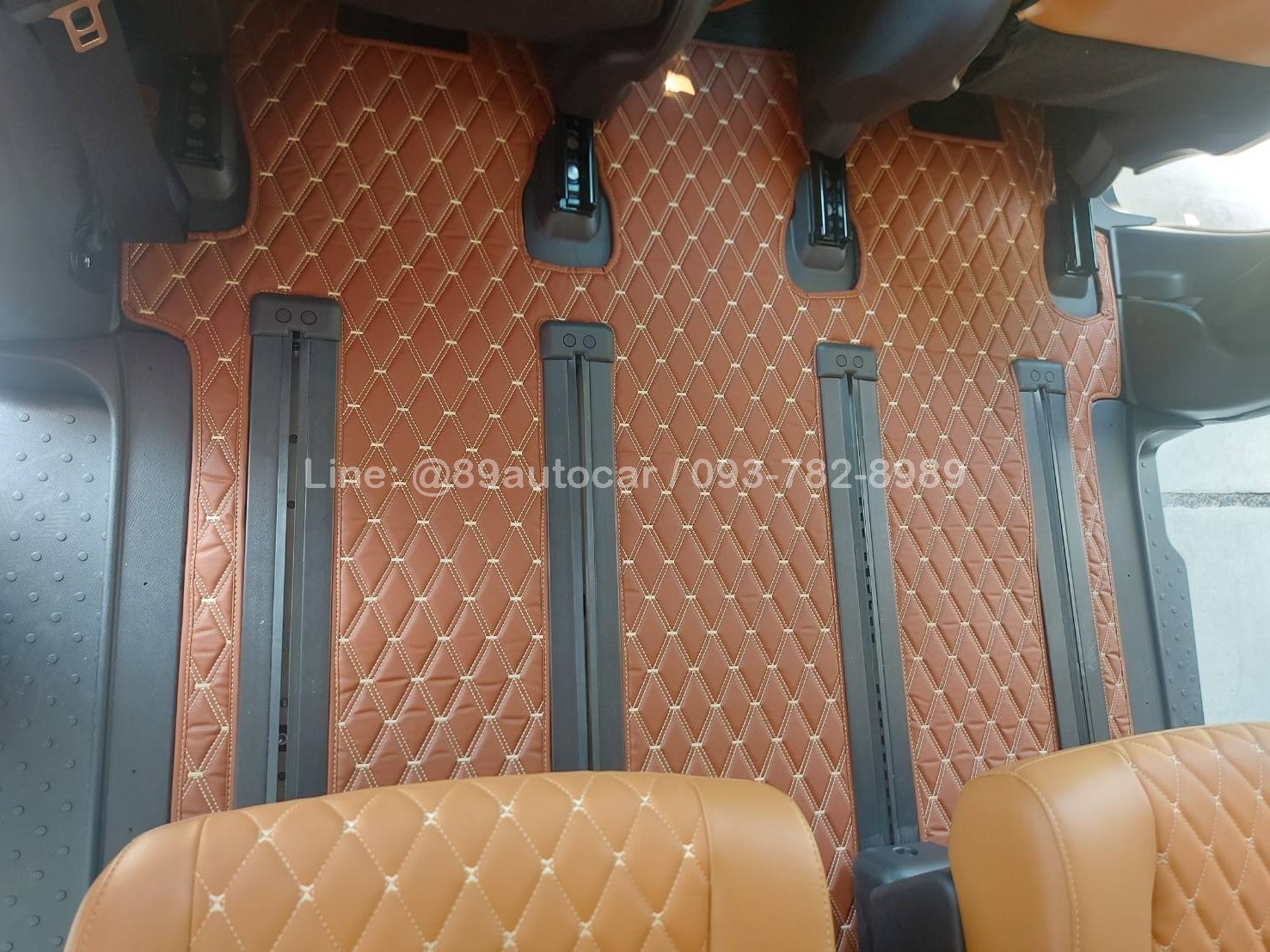 พรมปูพื้นรถยนต์ Nissan SERENA S-Hybrid Highway Star (C27) ปี 2024-2025 ปูพรมVVIP สีน้ำตาลเข้มด้ายทอง เต็มคัน