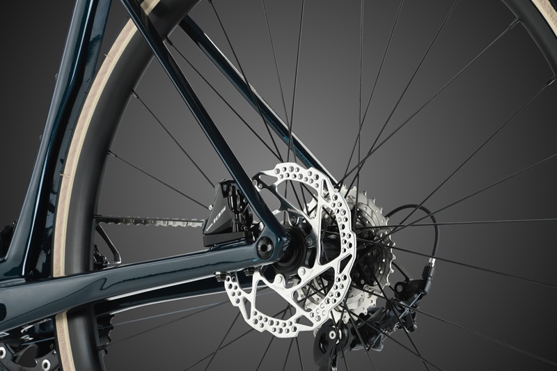 จักรยานเสือหมอบ BMC ROADMACHINE SEVEN Road Bike Shimano 105 2*11สปิด Integrated Cable Routing and Carbon D-Shape Seatpost