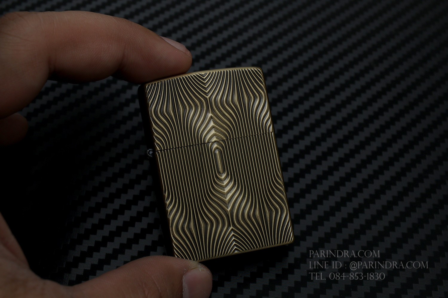 เซ็ตไฟแช็กน้ำมัน YENTAI ลายนูน 3D1 พร้อมกล่องเหล็กและน้ำมัน