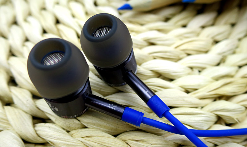 ขาย 1More EM003 หูฟังพร้อมคริสตัล MOMO มีไมค์ รองรับทั้ง IOS & Android