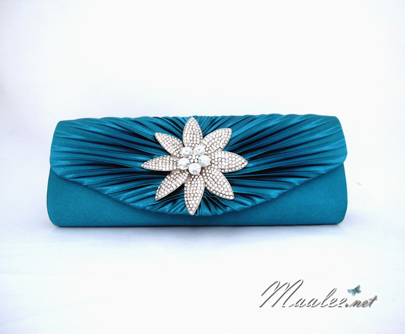 Sale พร้อมส่ง Evening Clutch กระเป๋าออกงาน ผ้าซาตินสีน้ำทะเล จับจีบ แต่งคริสตัลดอกไม้