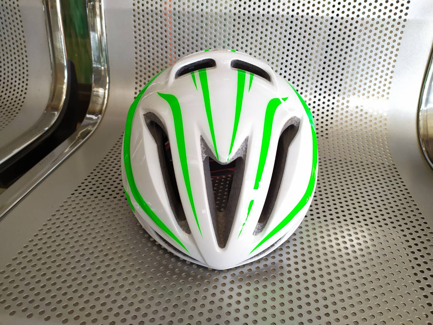 หมวกจักรยาน Basecamp ,WT069B ทรงแอร์โรว (มีกล่อง)