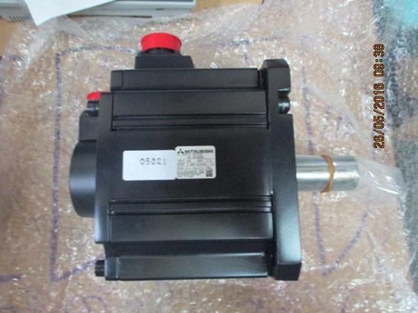 SERVO MOTOR “ MITSUBISHI ” รุ่น HC-SF352K