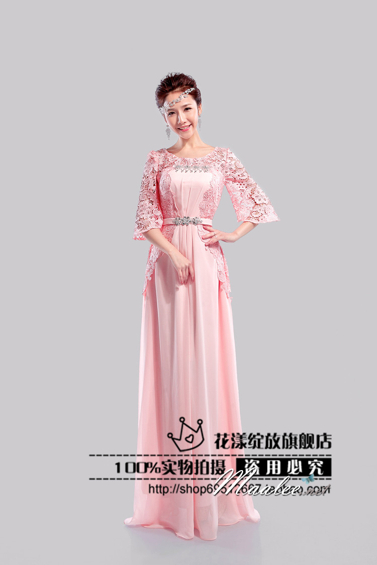 พร้อมเช่า ชุดราตรียาว สีชมพู แขนสามส่วน แต่งลูกไม้ จับเดรปทรงนาฬิกาทราย (L-3XL)