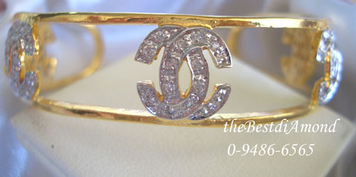 หมด++BL001+กำไลChanel++สุดฮิตกับเครื่องหมายchanel งานสวยมาก ดูดีมากๆเลยค่ะใส่แล้วไฮโซมั่กมากๆ ไม่ล้าสมัยเลยค่ะ ไม่ควรพลาดนะคะ มีจี้ และต่างหูเข้าเซ็ท