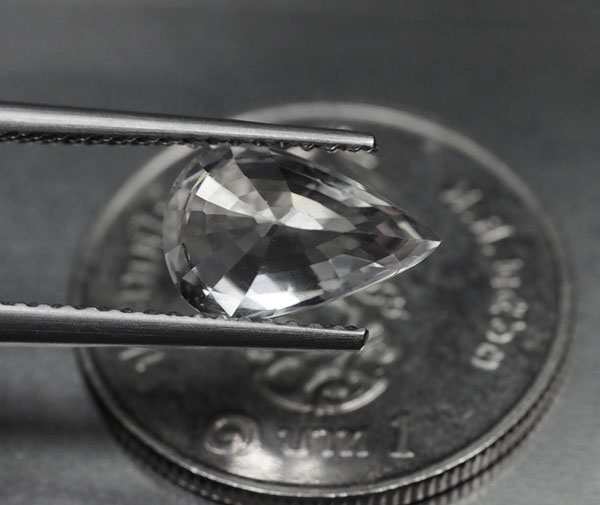 เพทายกัมพูชา 2.60 กะรัตทรงหยดน้ำ