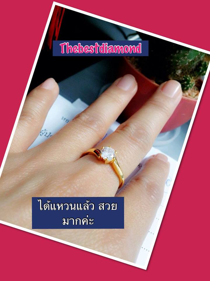BR952RD+++แหวนเพชรเม็ดเดี่ยวขนาดกลาง+++เรียบ หรูหรา ดูดีมีระดับ ใส่แทนแหวนแต่งงานได้เลย เพชรตรงกลางขนาด 50 สต(5.2 mm)เพชรวิ๊งๆเลยค่ะ