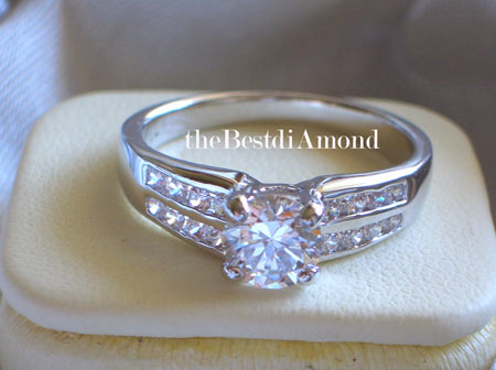 BR407RD+++แหวนชู 50 สตบ่าข้าง 2 แถว++ เรียบๆ แต่หรูหรา อยู่ได้นานไม่มีout เหมือนจริงสุดๆๆเพชรแวววาวมาก ใส่แล้วขับให้นิ้วเรียวสุด ไม่ควรพลาดนะคะ