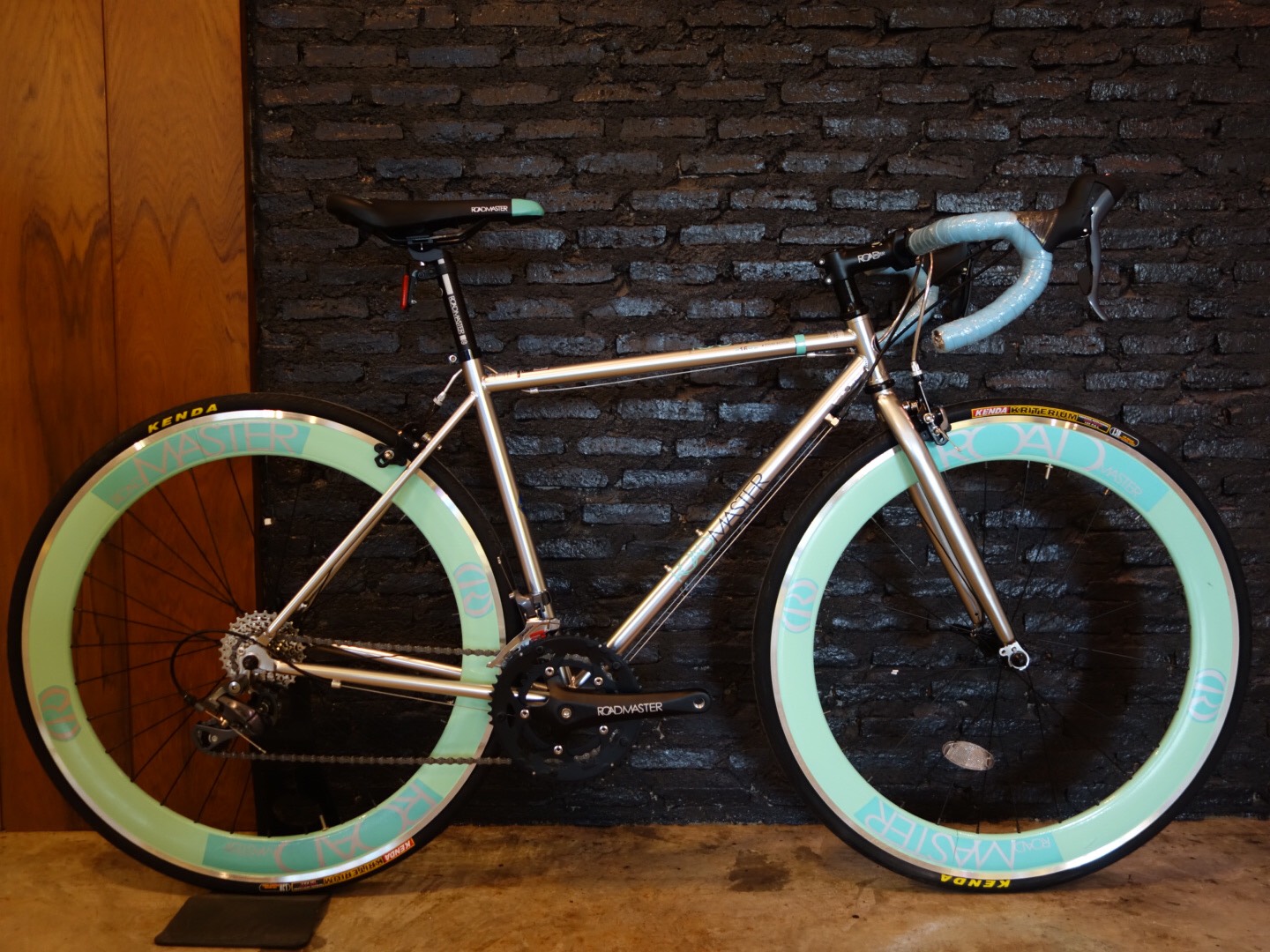 จักรยานเสือหมอบ Roadmaster 816RA Shimano Claris 16speed ไซส์ 48