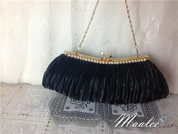 พร้อมส่ง Evening Clutch กระเป๋าออกงาน ผ้าซาตินอัดพลีท แต่งคริสตัลหรู พร้อมสายโซ่สะพาย สั้น/ยาว (เลือกแบบด้านล่าง)