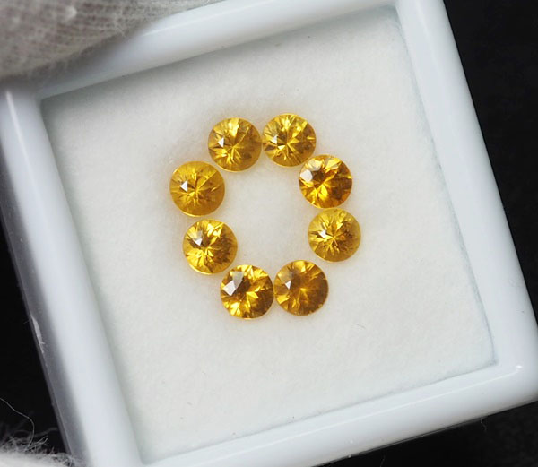 บุษราคัม( Yellow Sapphire) 1.48 กะรัต 8 ชิ้น
