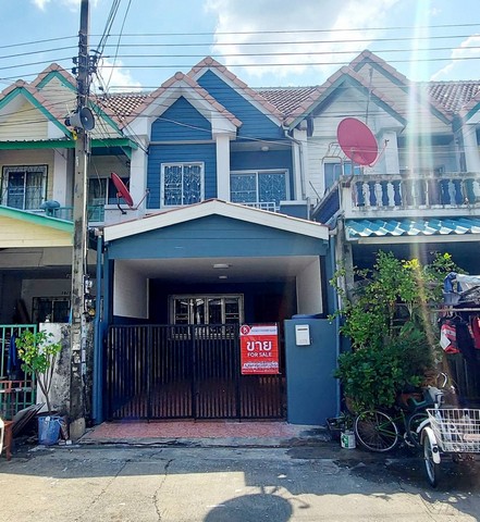 ขายทาวน์เฮ้าส์หมู่บ้านรัชธานี 5 ซอยดวงมณี 2 ชั้น 2 ห้องนอน 2 ห้องน้ำ รีโรเวทใหม่ มีแอร์ พร้อมเข้าอยู่